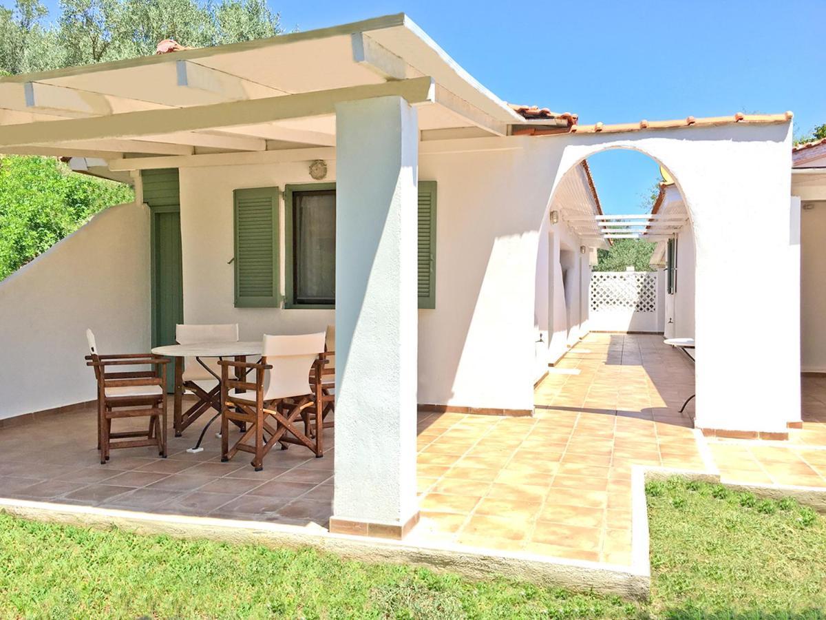 Olive Bay Beach House Amolianí Exterior foto
